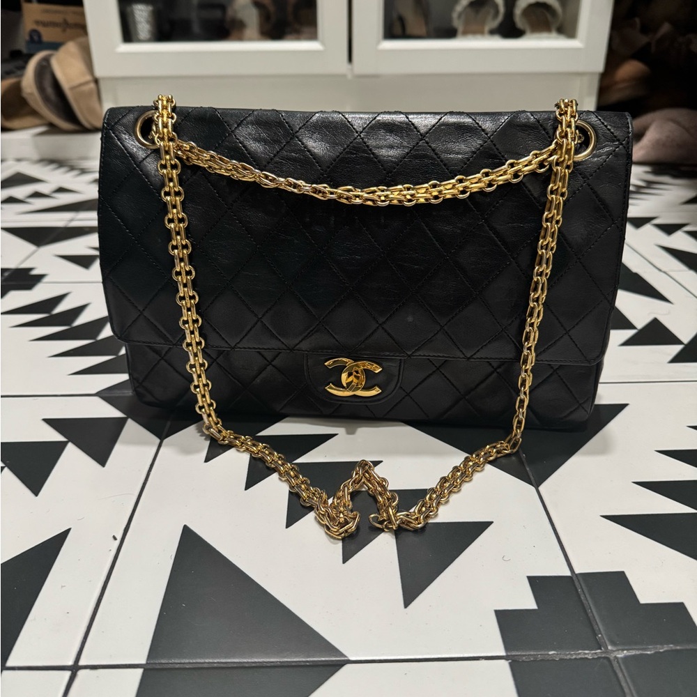 CHANEL Black Quilted Lambskin Shoulder Bag with 24k Gold Hardware - Picture 3 of 12